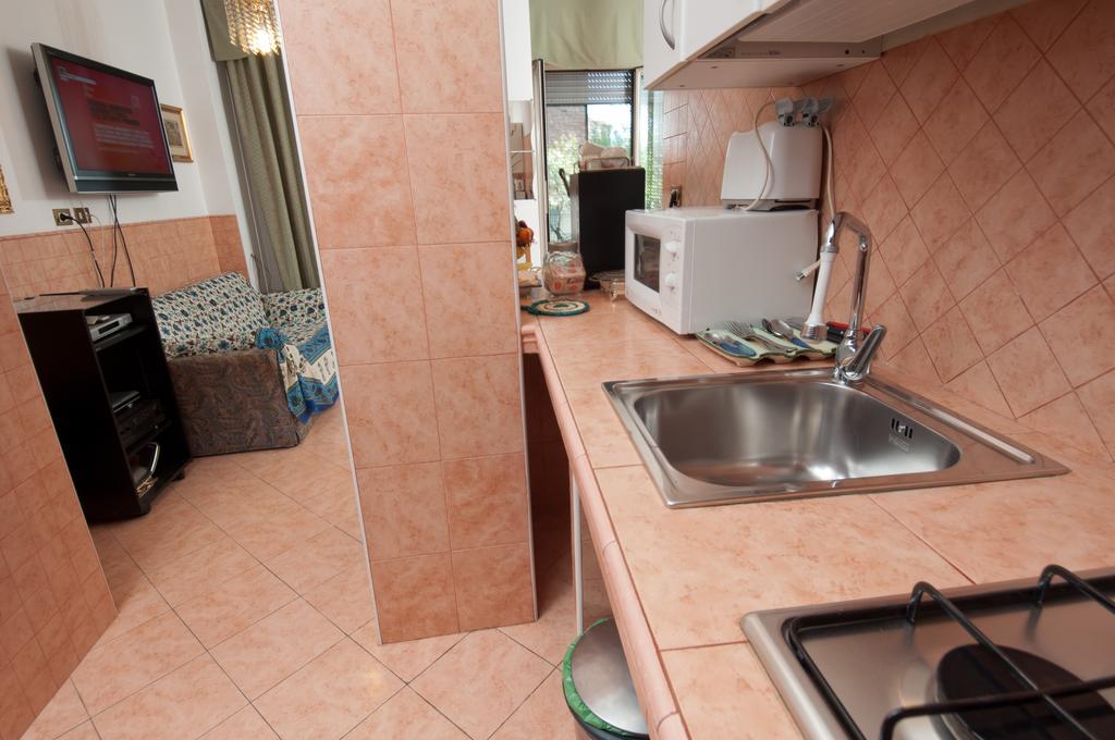 Suites Oliveri Viale Marconi Rome Bagian luar foto