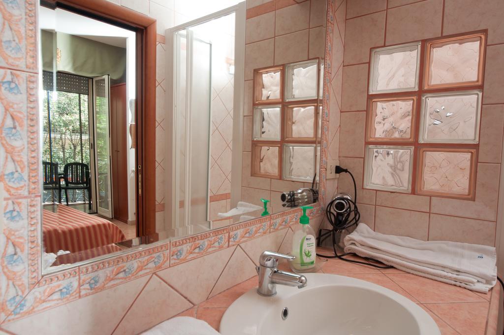 Suites Oliveri Viale Marconi Rome Bagian luar foto