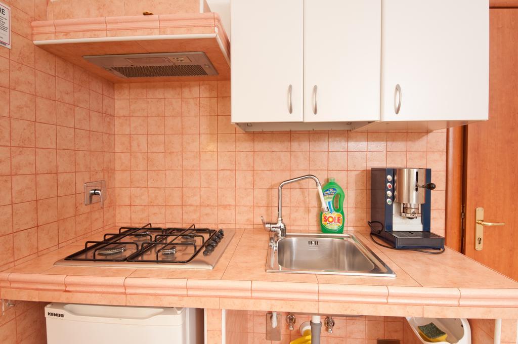 Suites Oliveri Viale Marconi Rome Bagian luar foto
